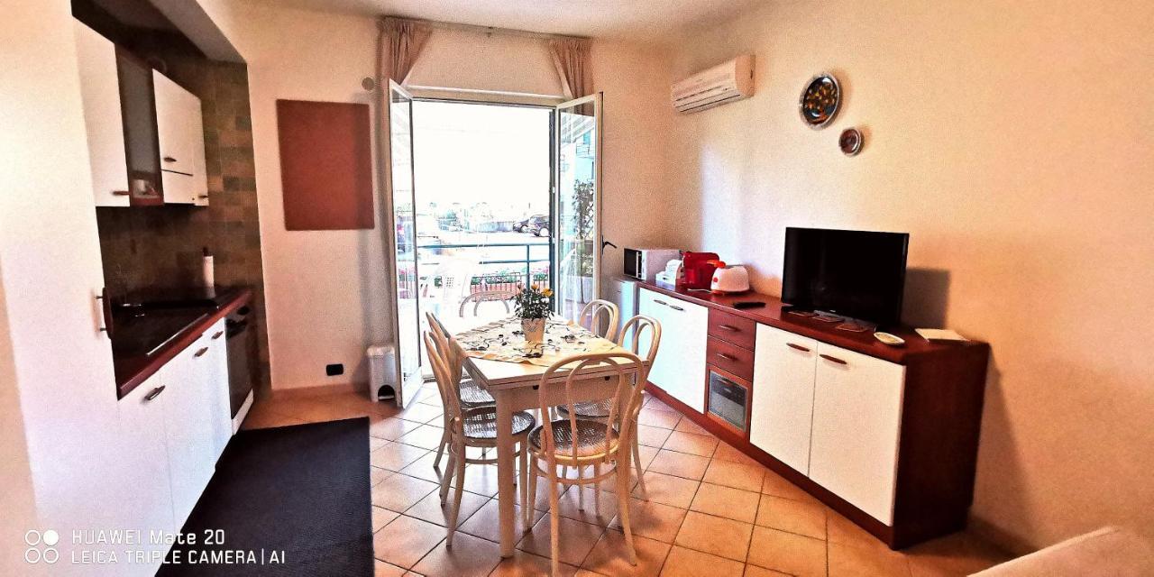 Sea Garden, Fronte Mare Con Piscina Apartment Mascali Ngoại thất bức ảnh