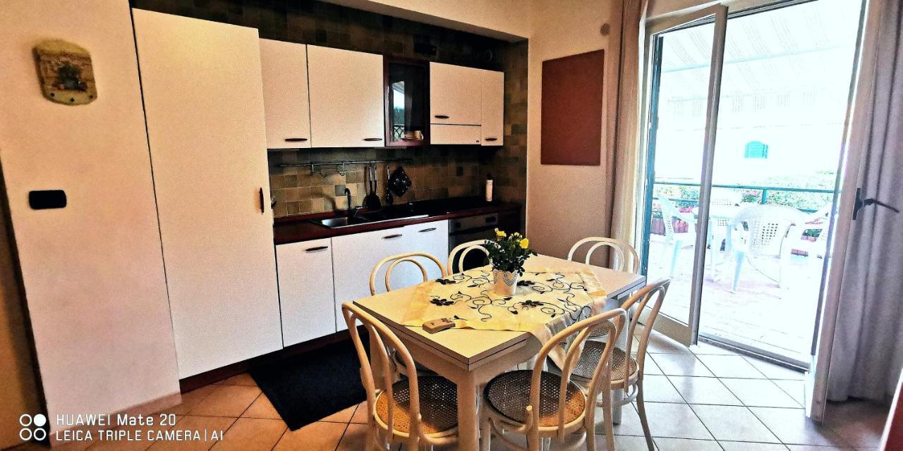 Sea Garden, Fronte Mare Con Piscina Apartment Mascali Ngoại thất bức ảnh